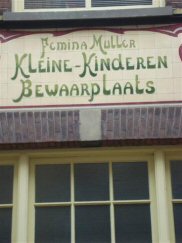 1872 Vereeniging tot Verbetering der Kleine Kinderbewaarplaatsen. Zorg voor het jonge kind 